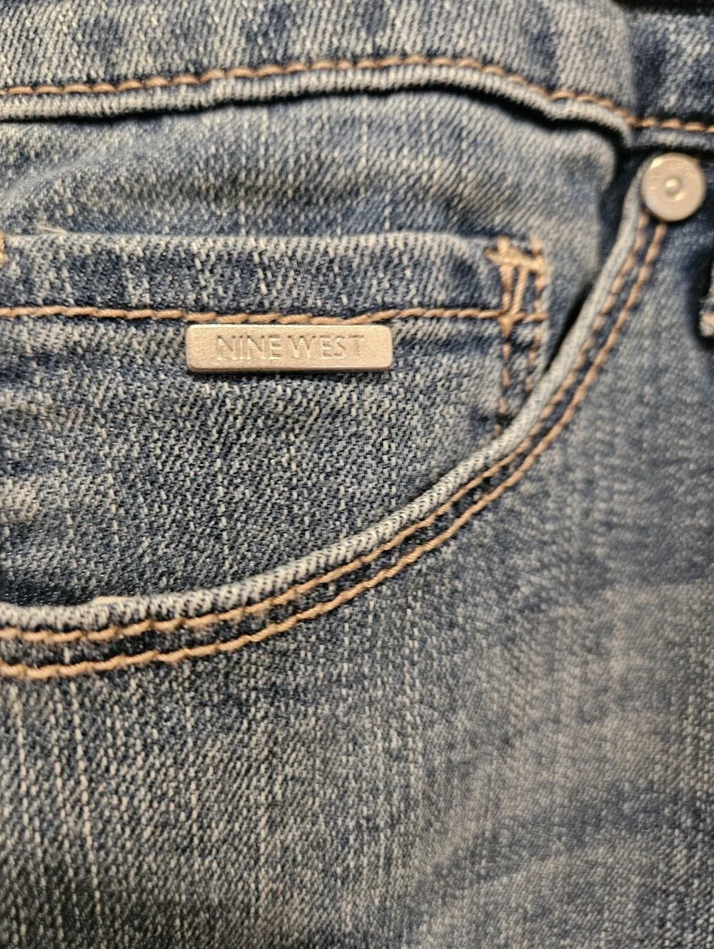 Nine West Size 12 Denim Bermuda Shorts Raw Hem Stretch Jean Jorts